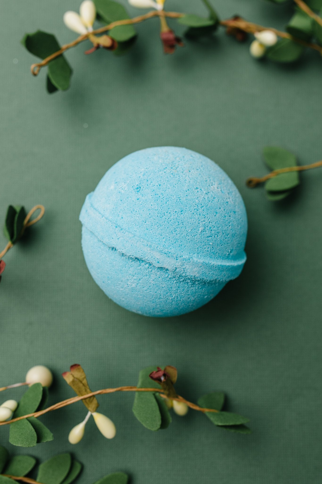 Cottage Garden Bath Bomb in Blue Christmas
