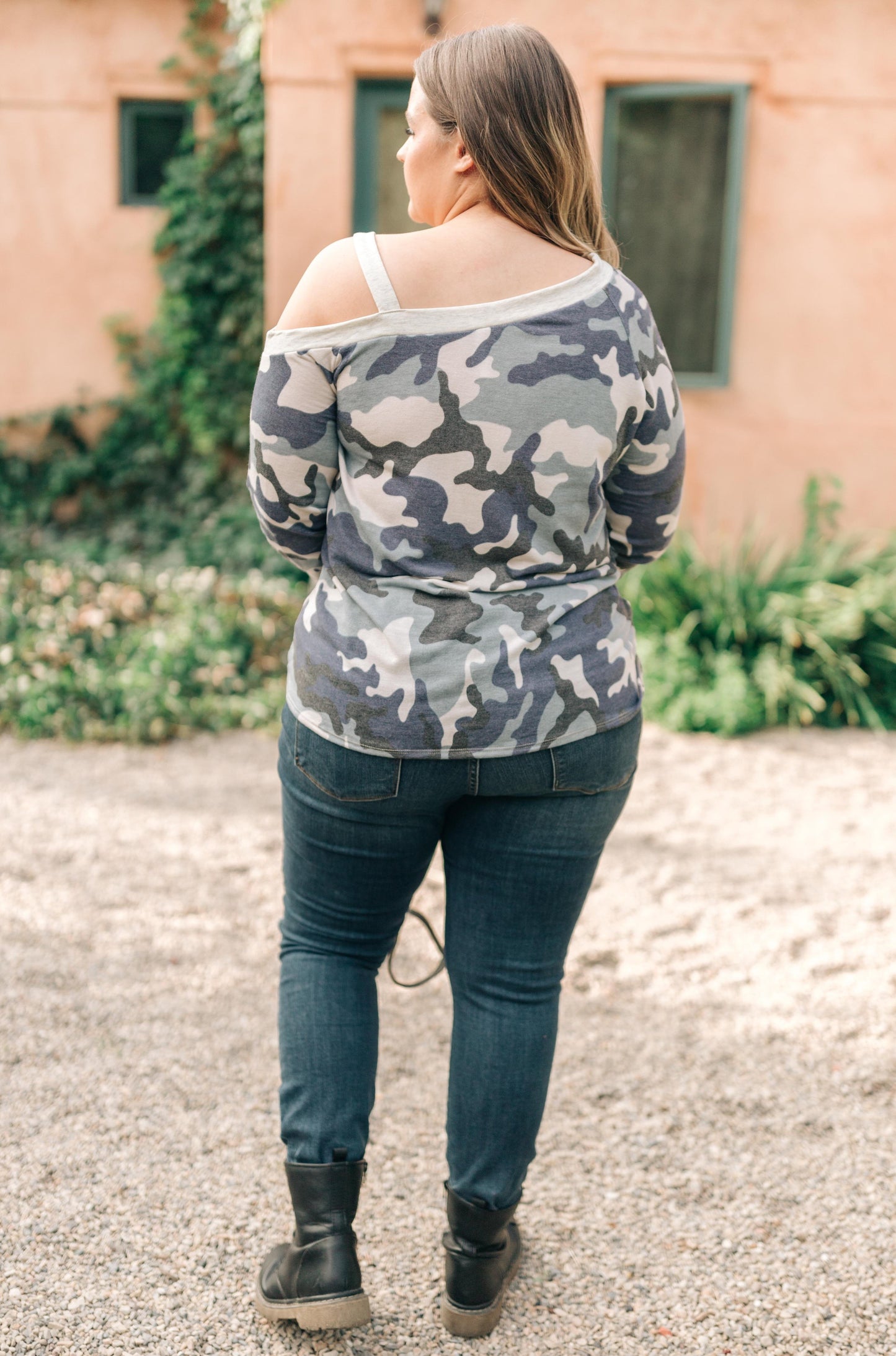 Hangout Top in Navy