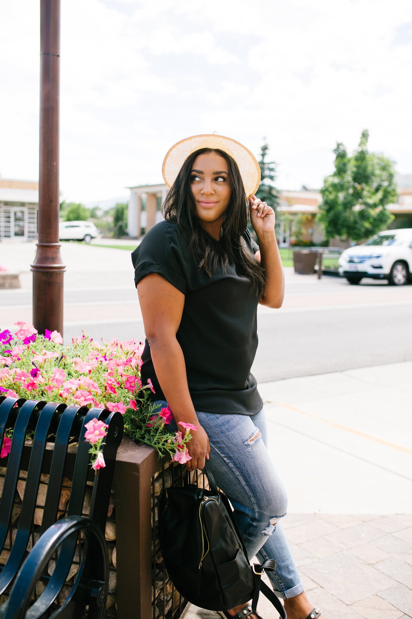 Chelsea Rolled Sleeve Top In Black