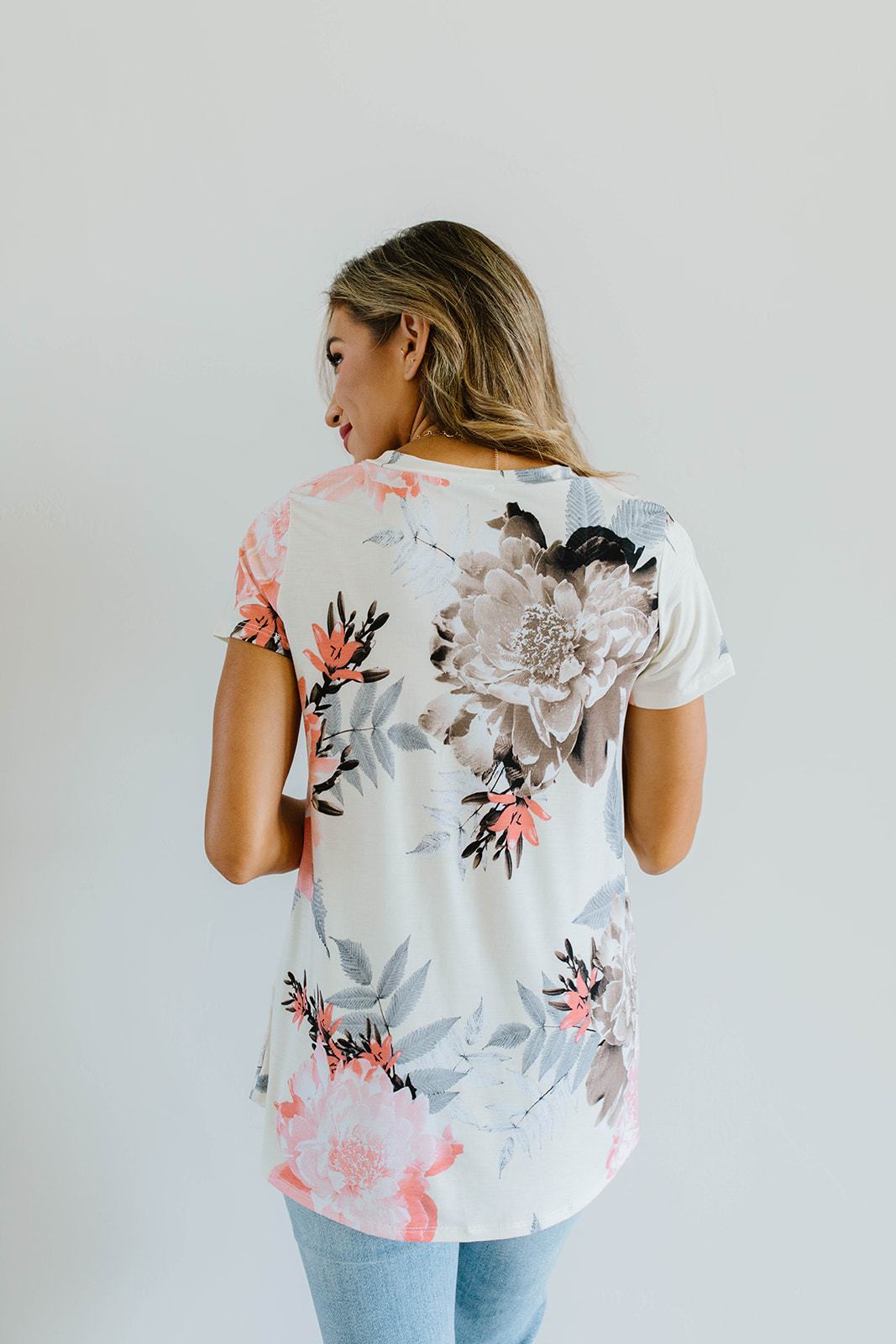 Grand Design Peach Floral V-Neck