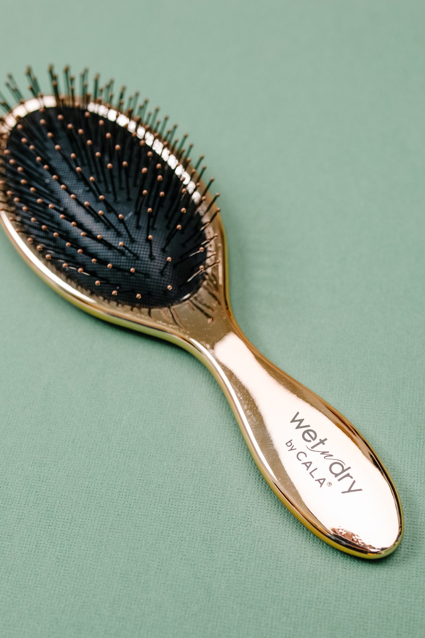 Gifted With Rose Gold Wet N Dry Brush