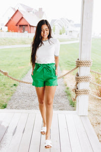 Amber Scalloped Hem Shorts In Green