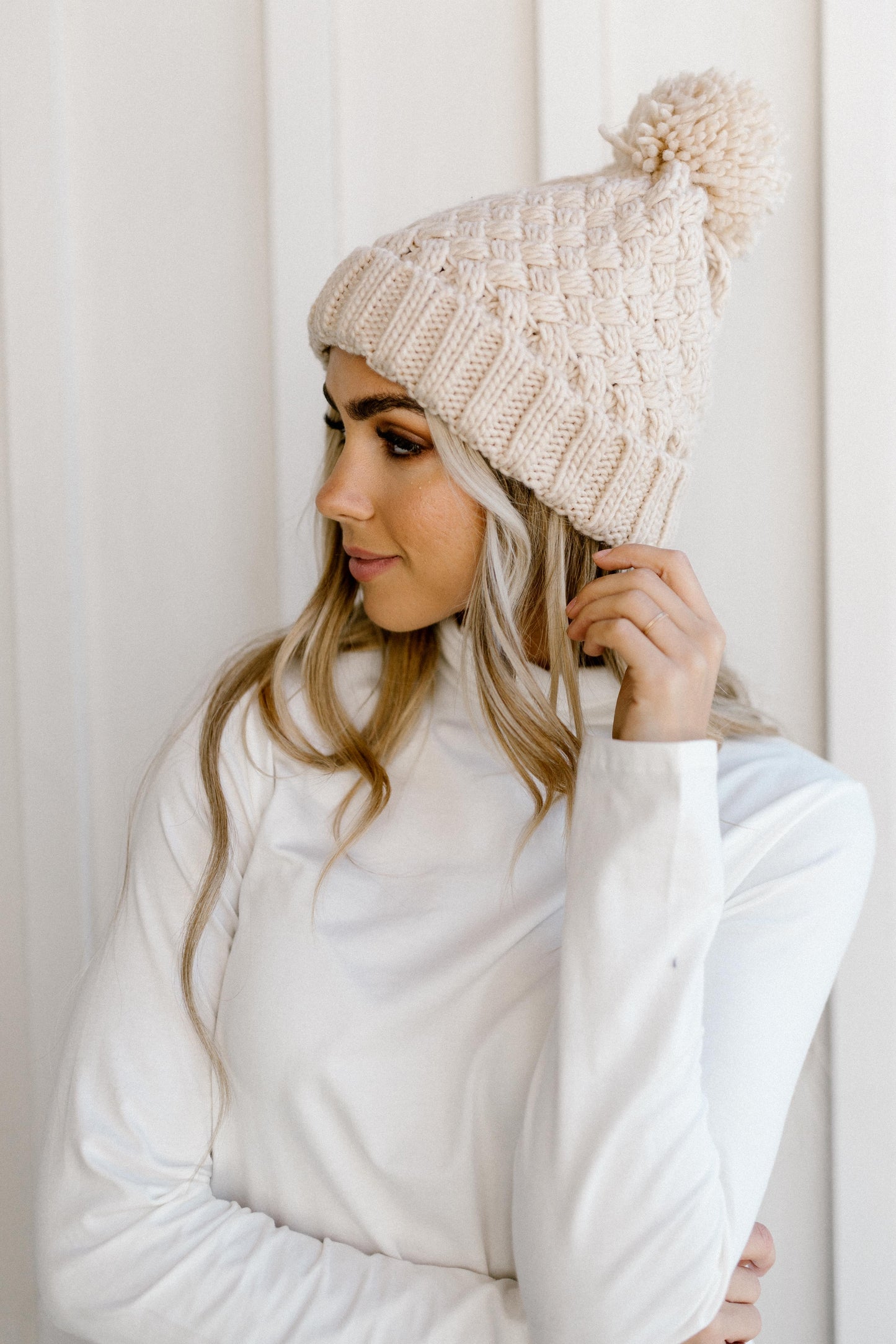 Bella Knit Beanie in Cream