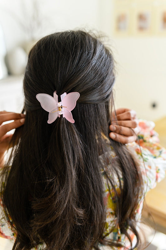 Butterfly Claw in Matte Pink