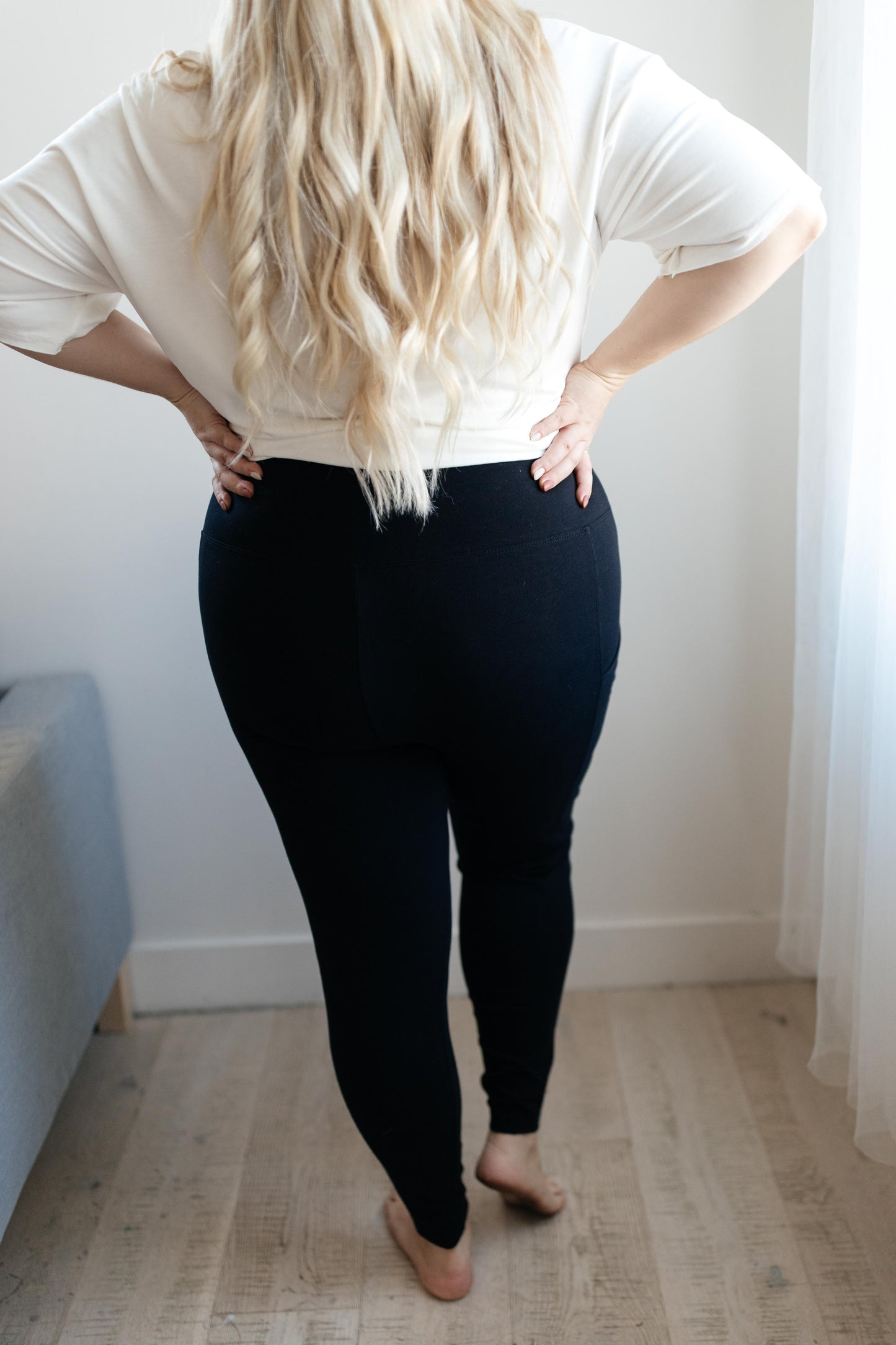 Pockets On The Side Leggings in Black