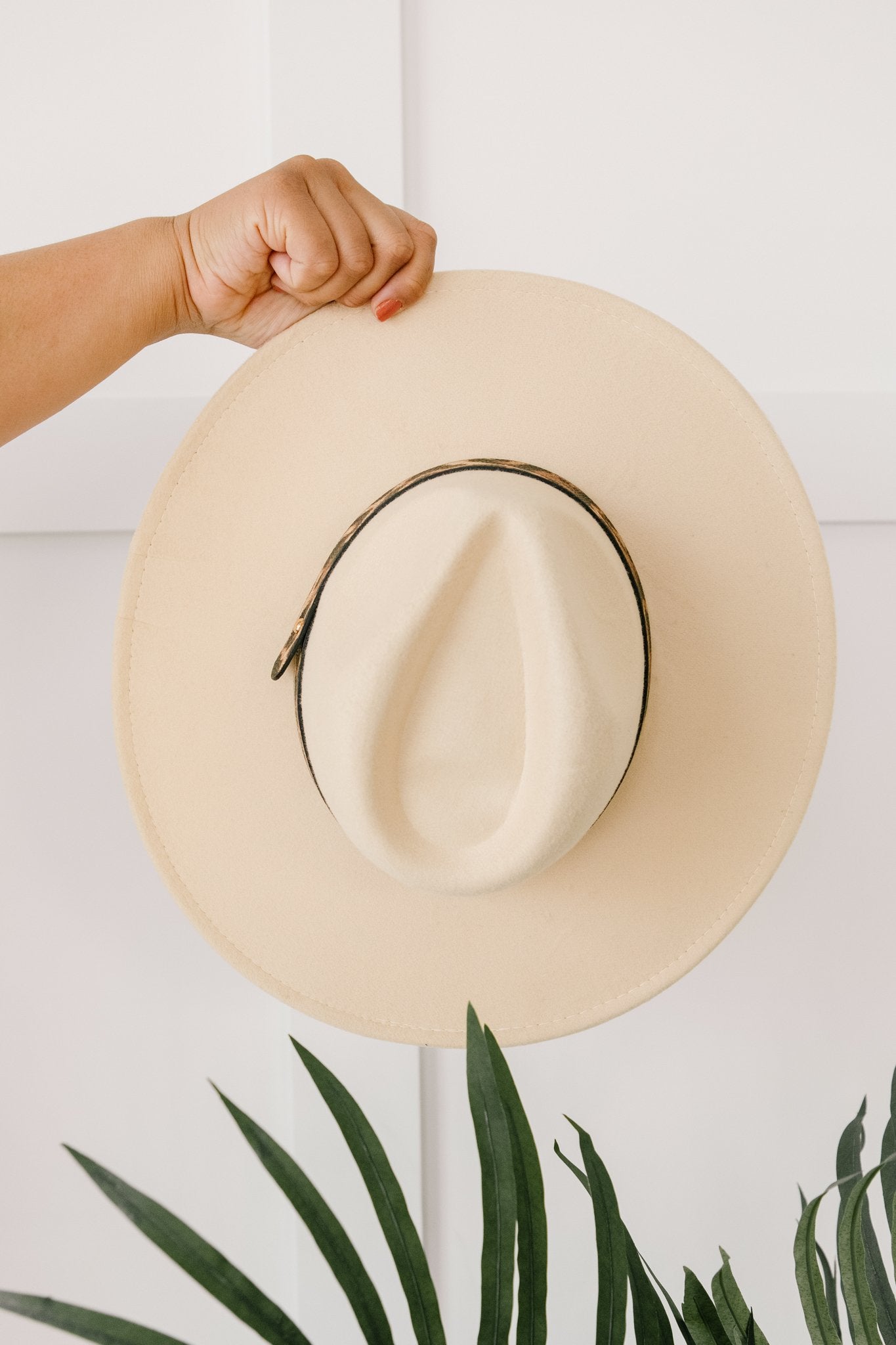 Stripe Of Sassy Hat in Ivory