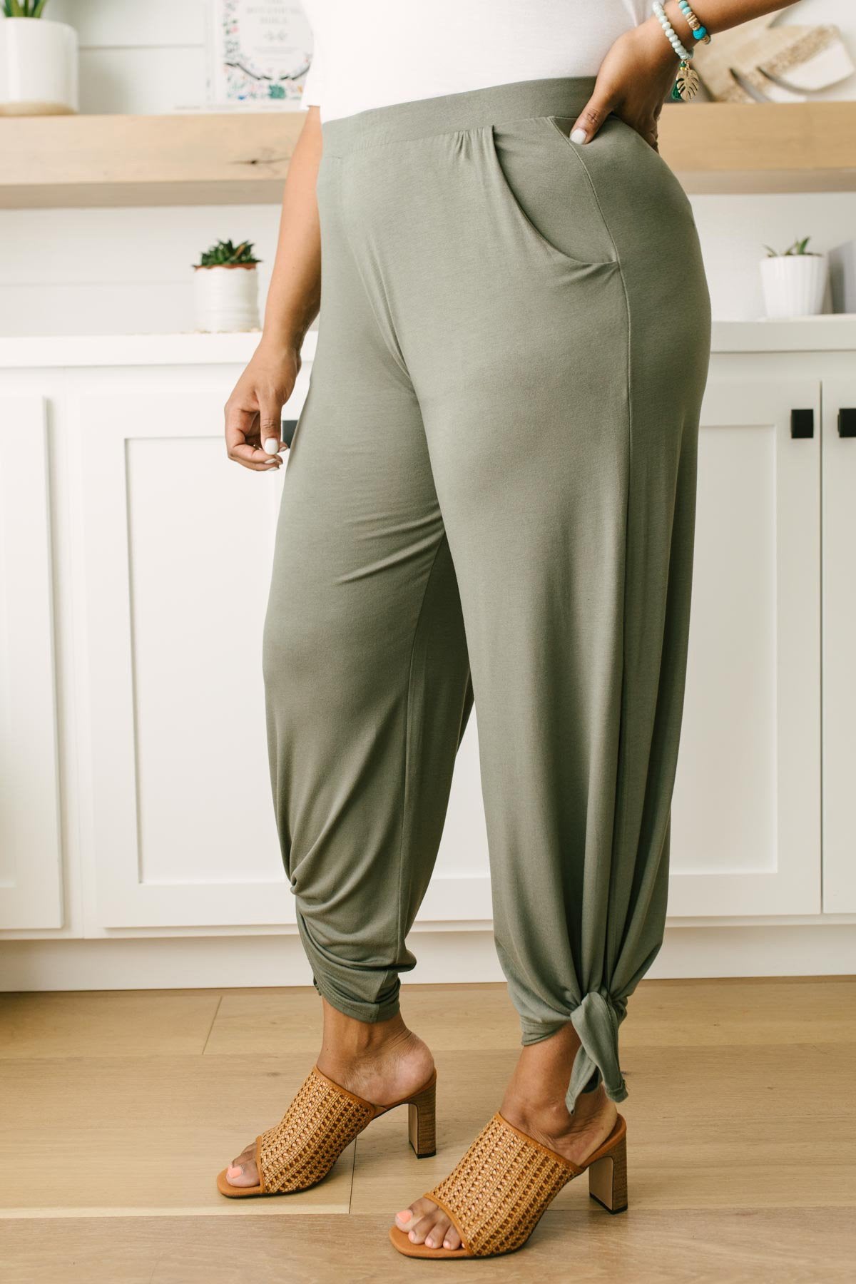 Vacation Lounge Pants in Olive