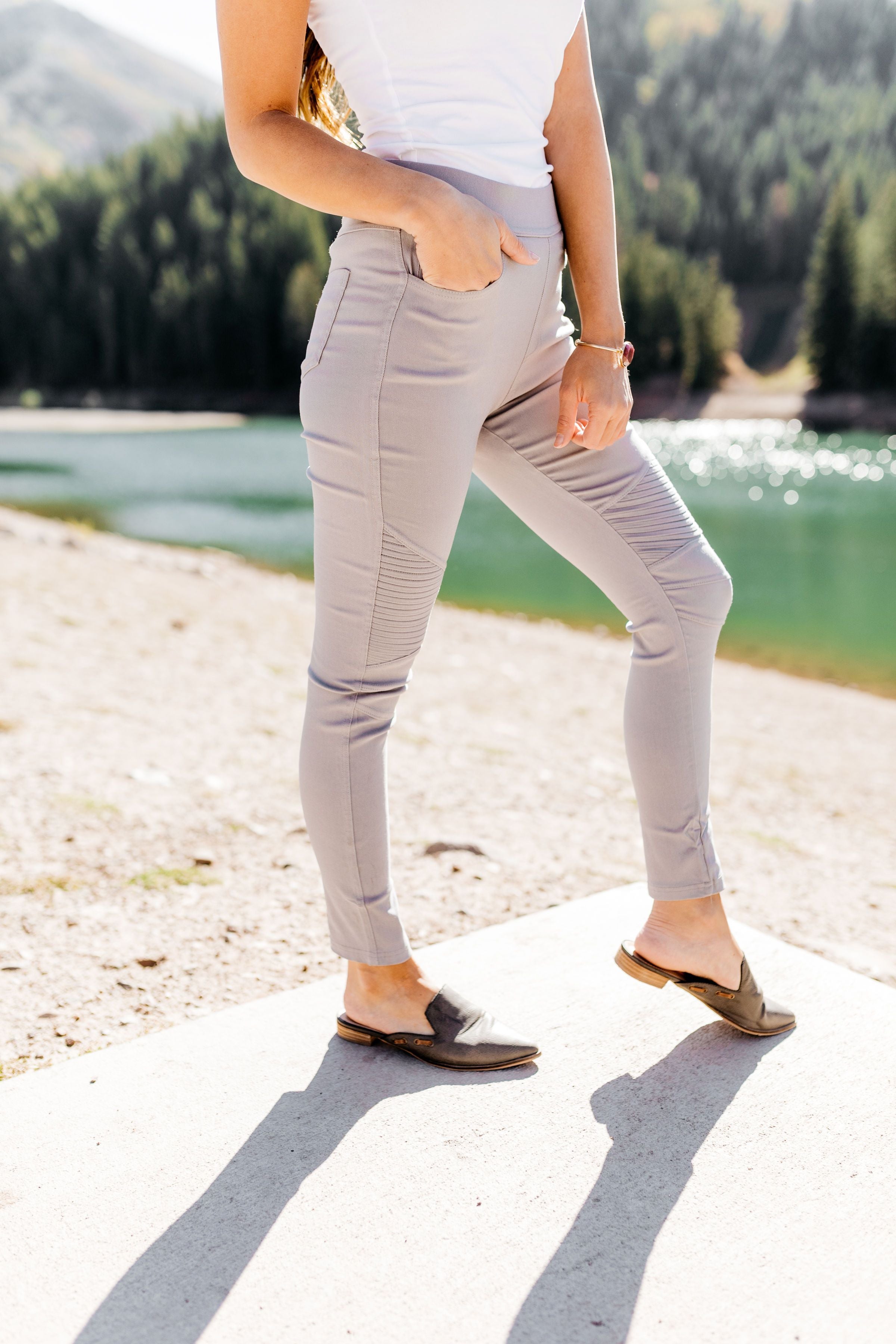 Better Than Great Moto Jeggings In Pale Gray