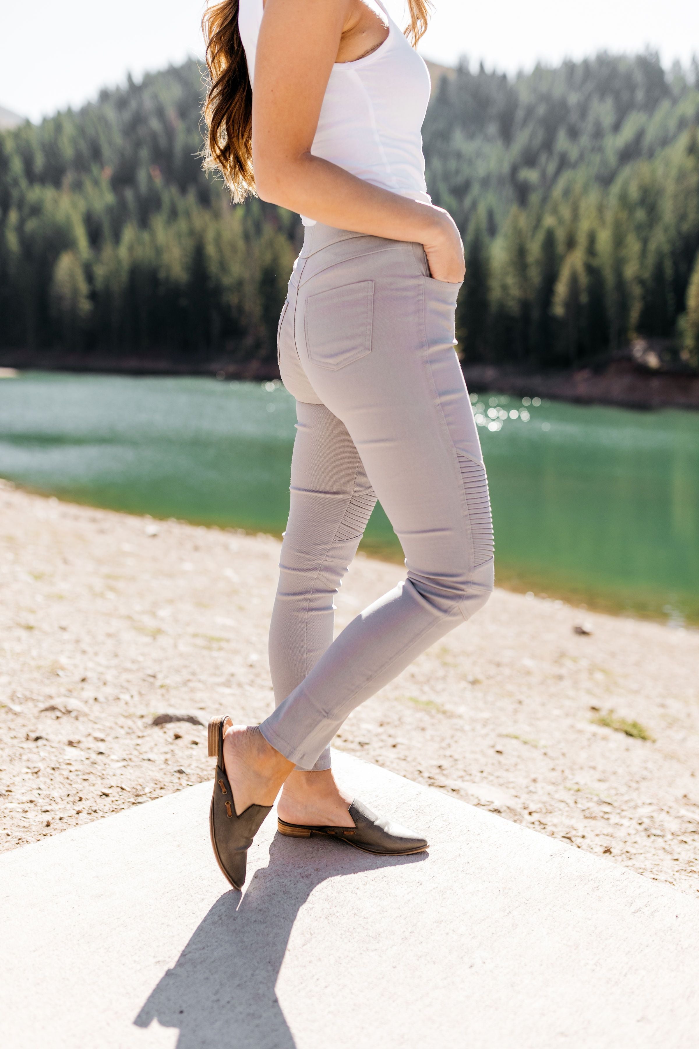 Better Than Great Moto Jeggings In Pale Gray