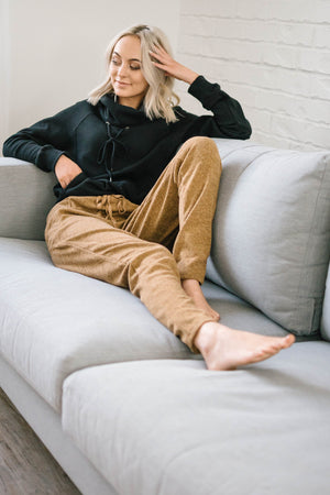 Cozy Joggers with Side Pockets in Camel