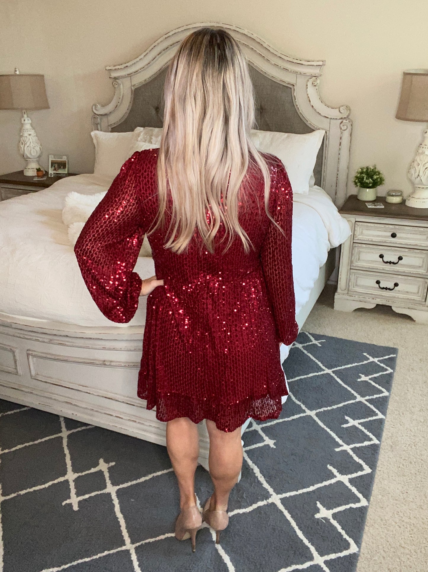 Mia Sequin Dress in Wine