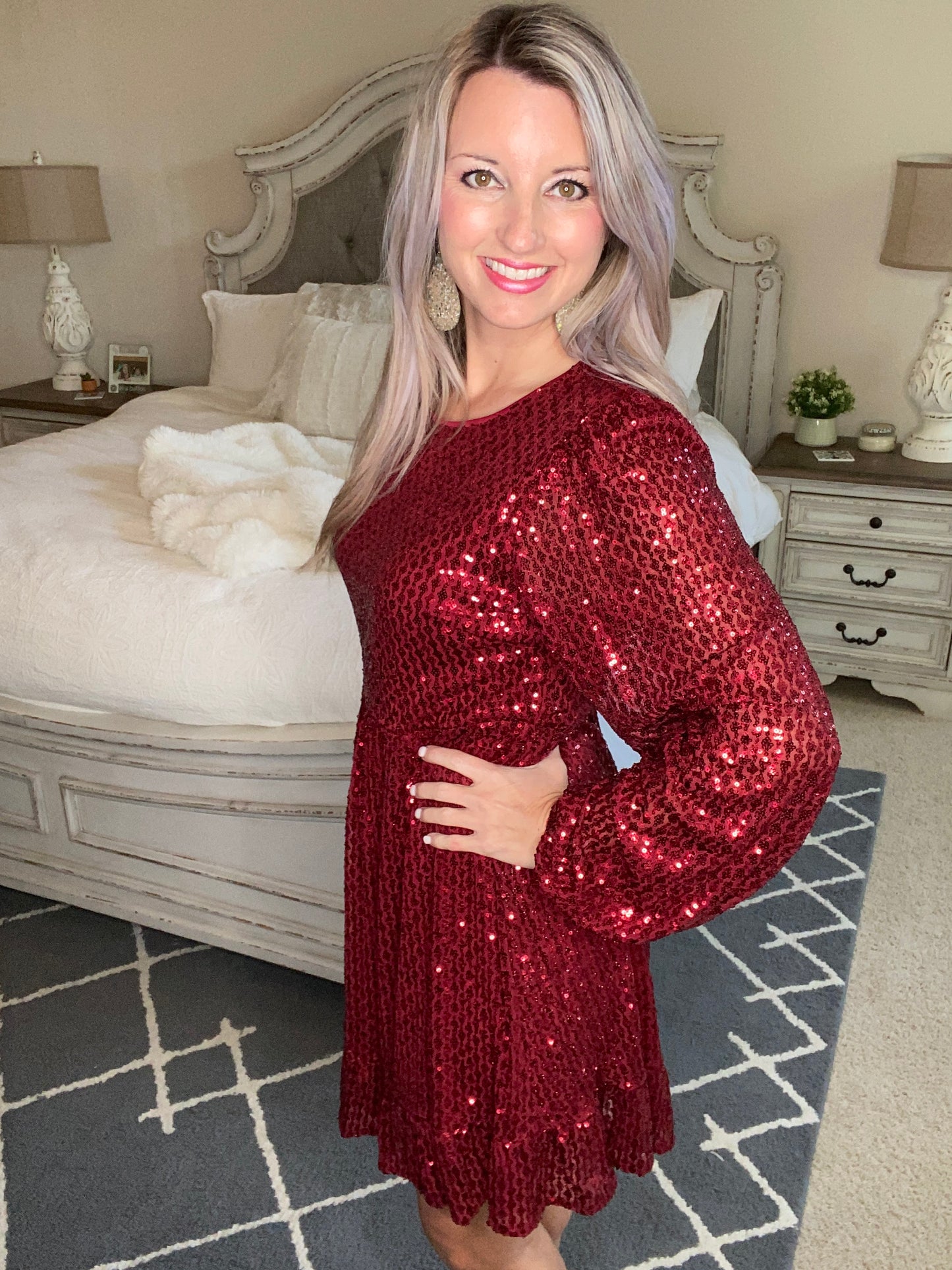Mia Sequin Dress in Wine