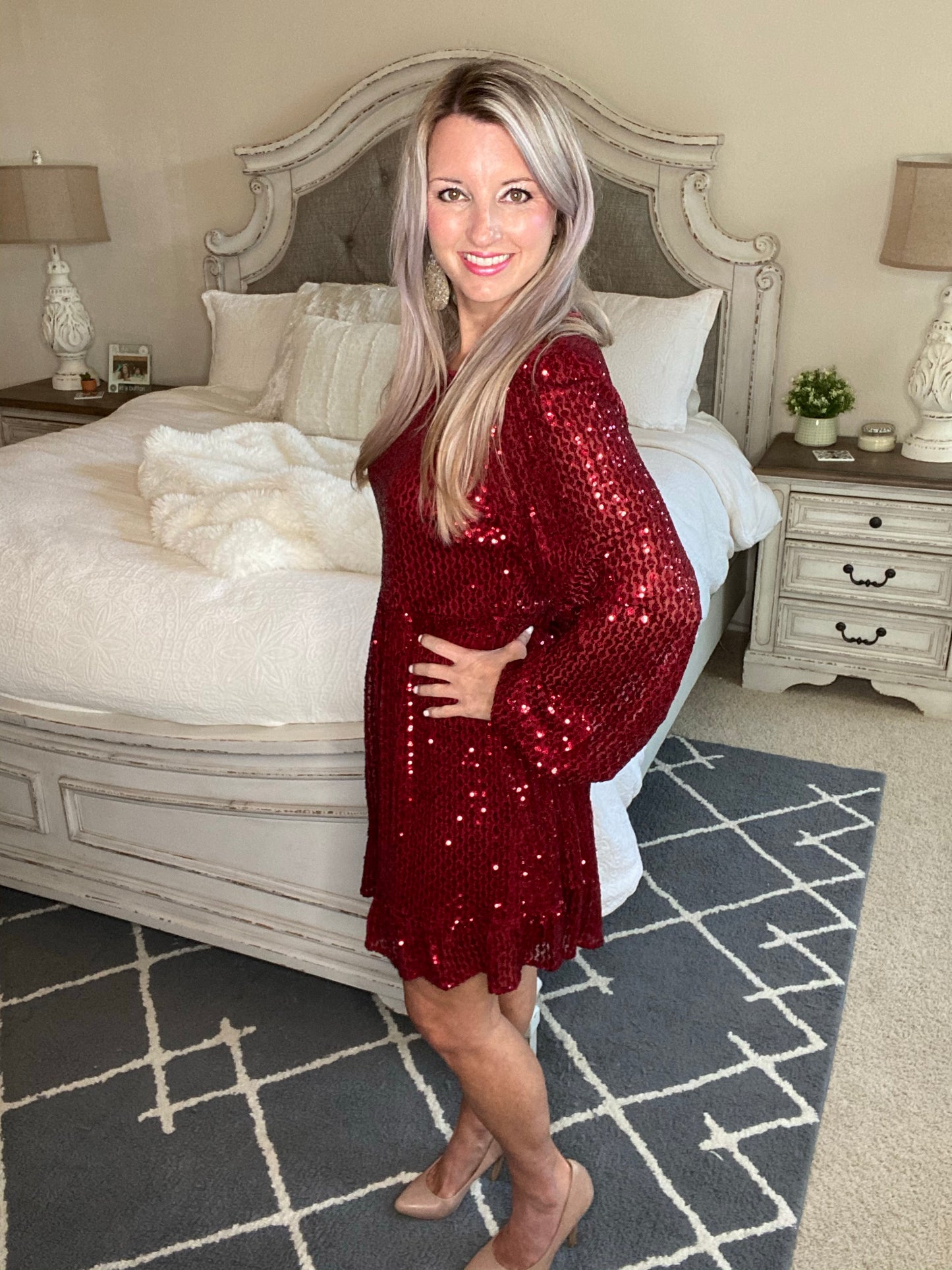 Mia Sequin Dress in Wine