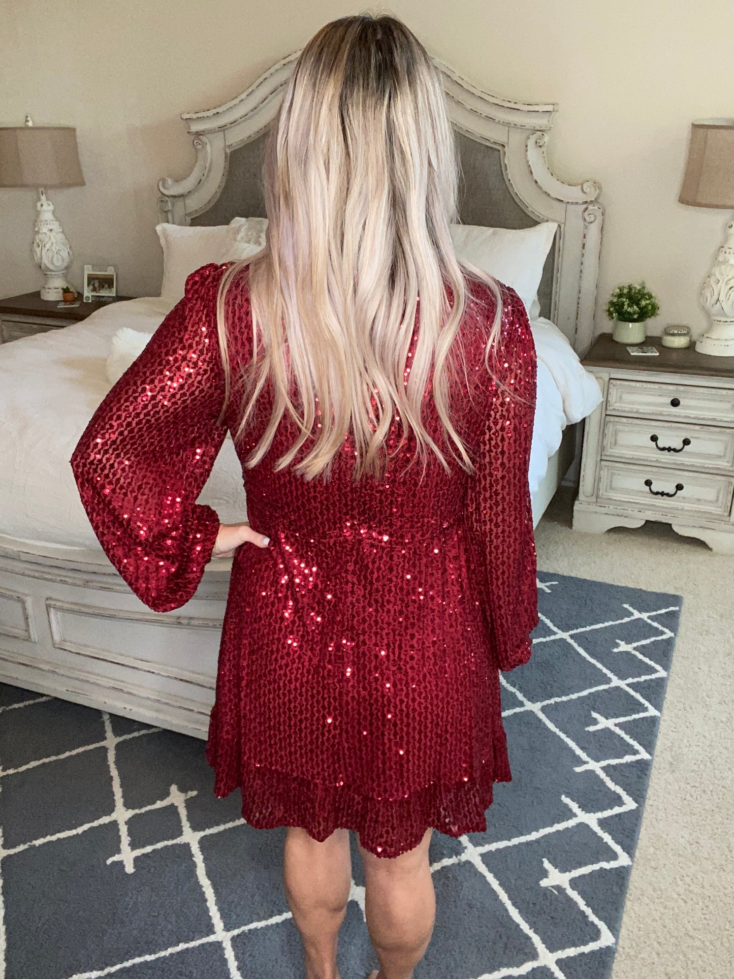 Mia Sequin Dress in Wine