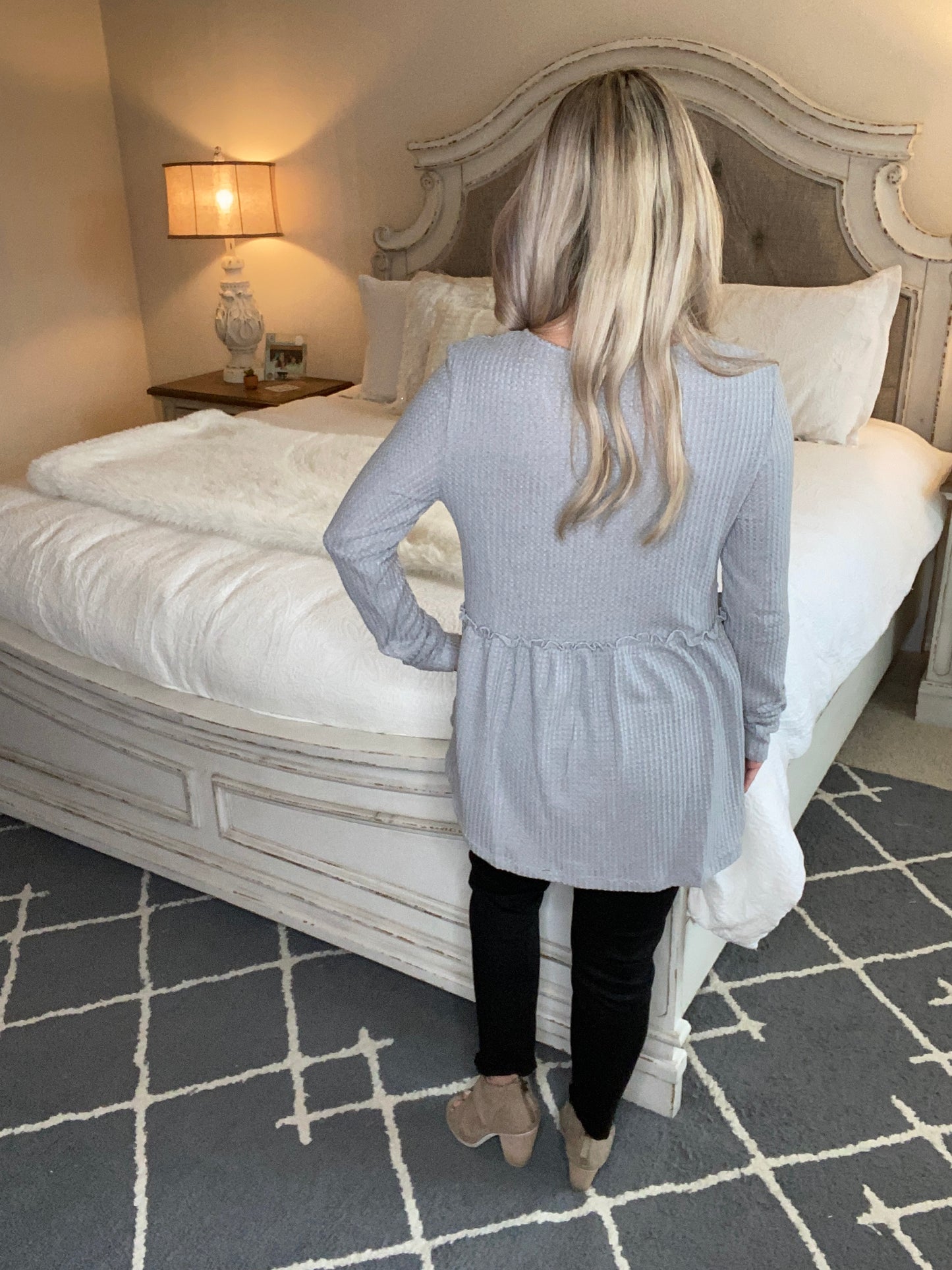 The Right Kind of Attention Top in Heather Gray
