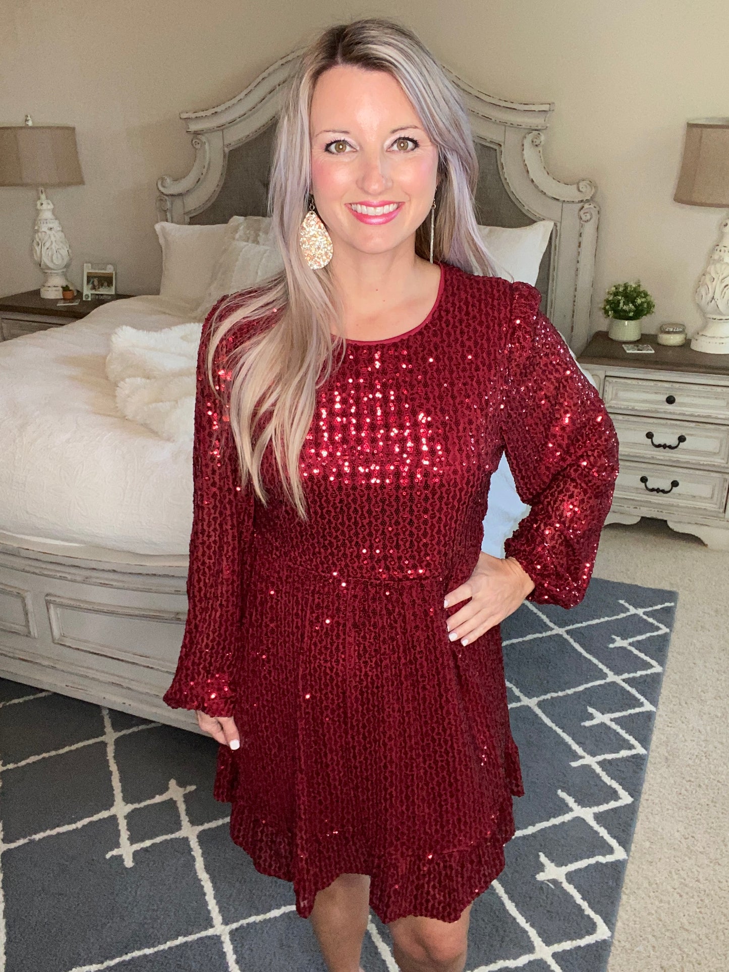 Mia Sequin Dress in Wine