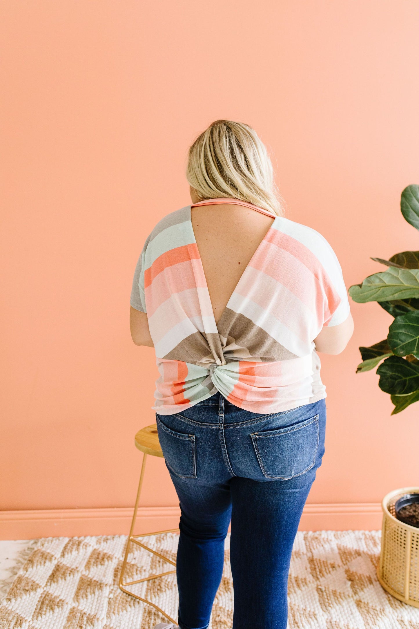 Peachy Back V Top