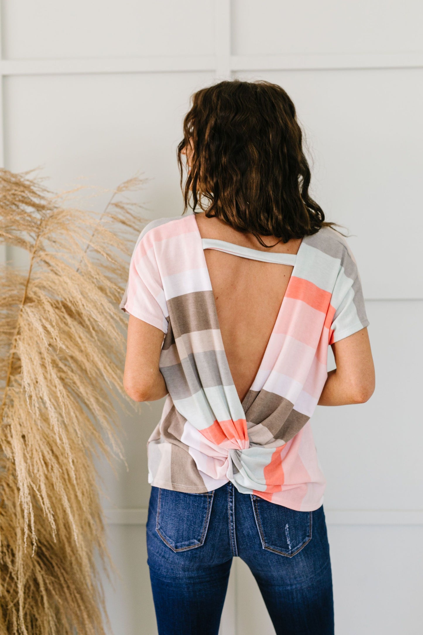 Peachy Back V Top