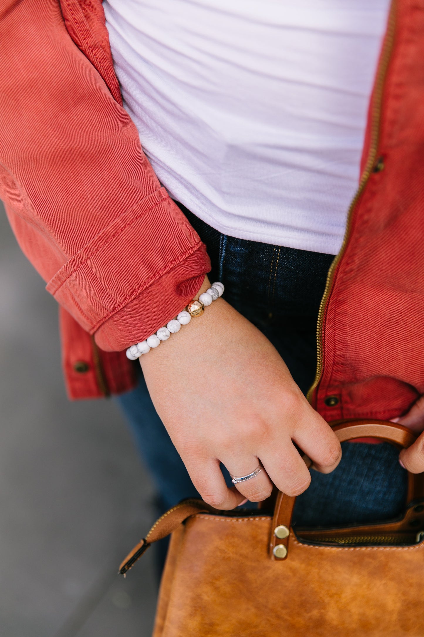Touch Of Gold Stone Bracelet In Howlite White